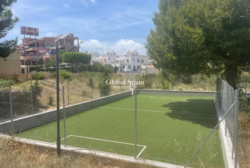 Wederverkoop - HUIS -
ORIHUELA COSTA - Los Almendros-la Florida