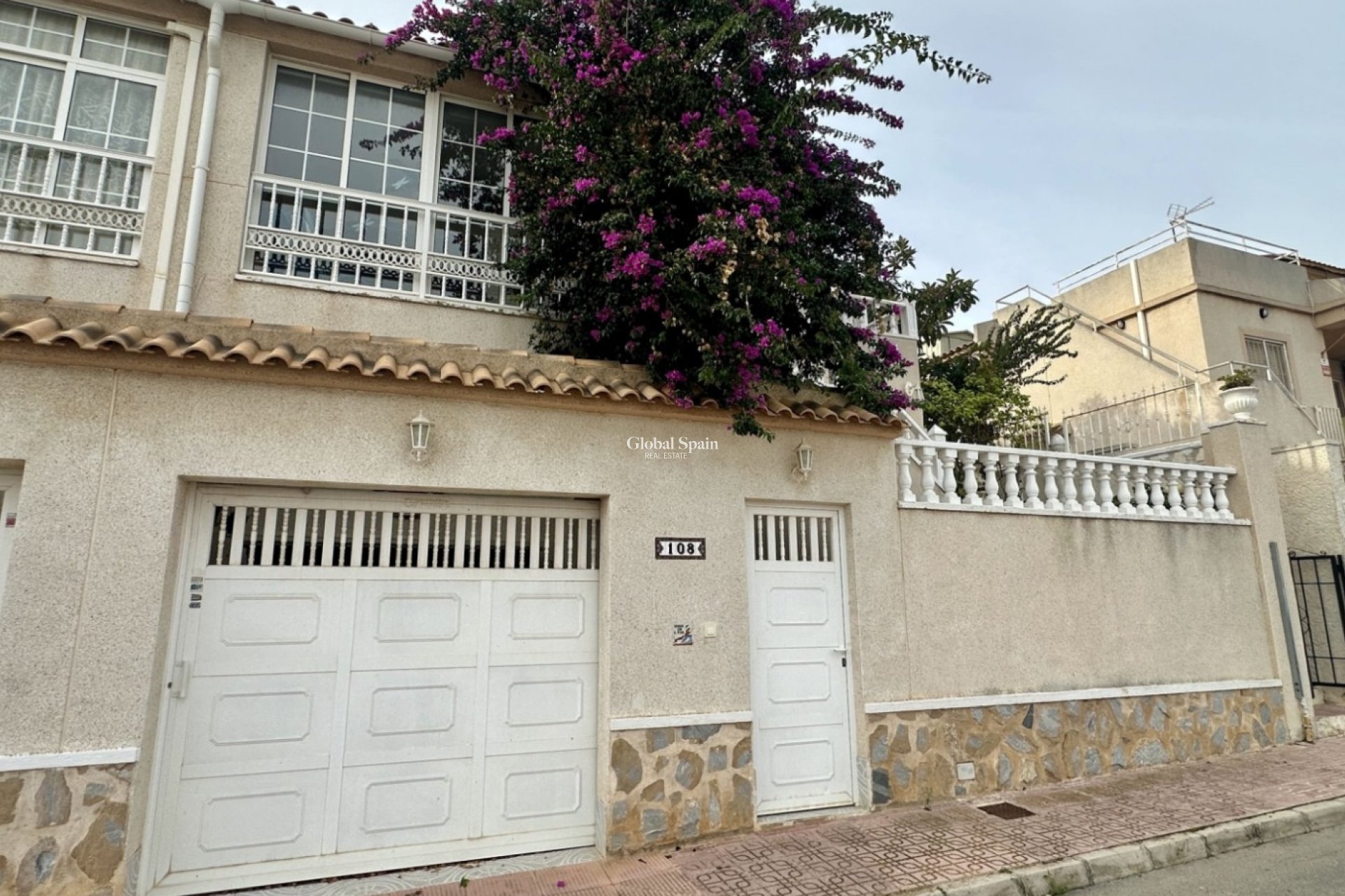 Wederverkoop - Huis -
ORIHUELA COSTA - LOS BALCONES - LOS ALTOS