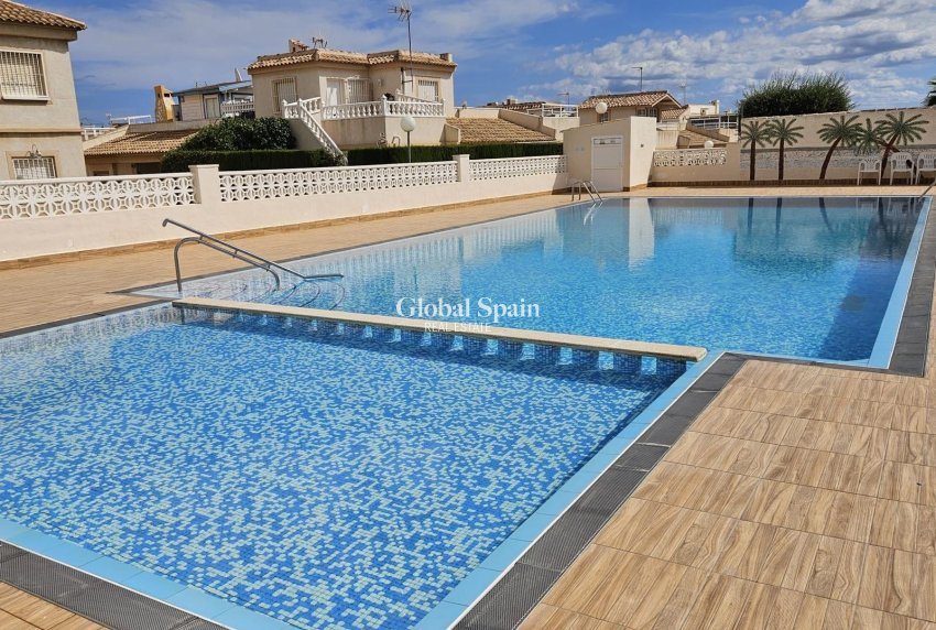 Wederverkoop - HUIS -
ORIHUELA COSTA - LOS BALCONES - LOS ALTOS