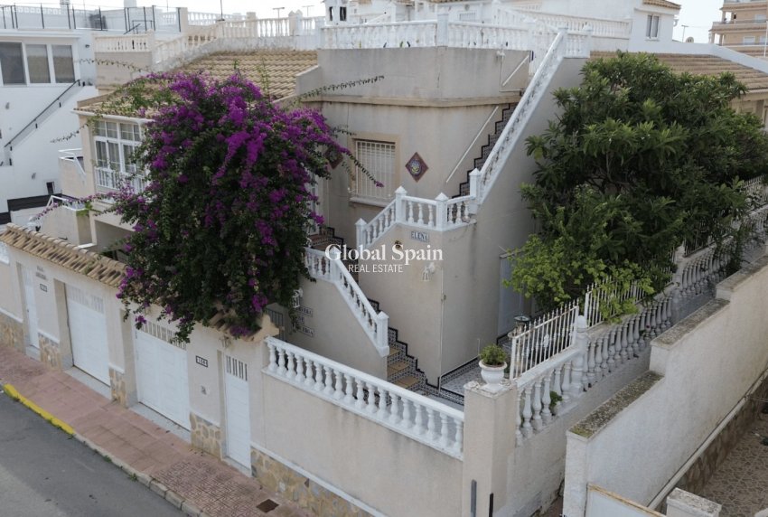 Wederverkoop - HUIS -
ORIHUELA COSTA - LOS BALCONES - LOS ALTOS