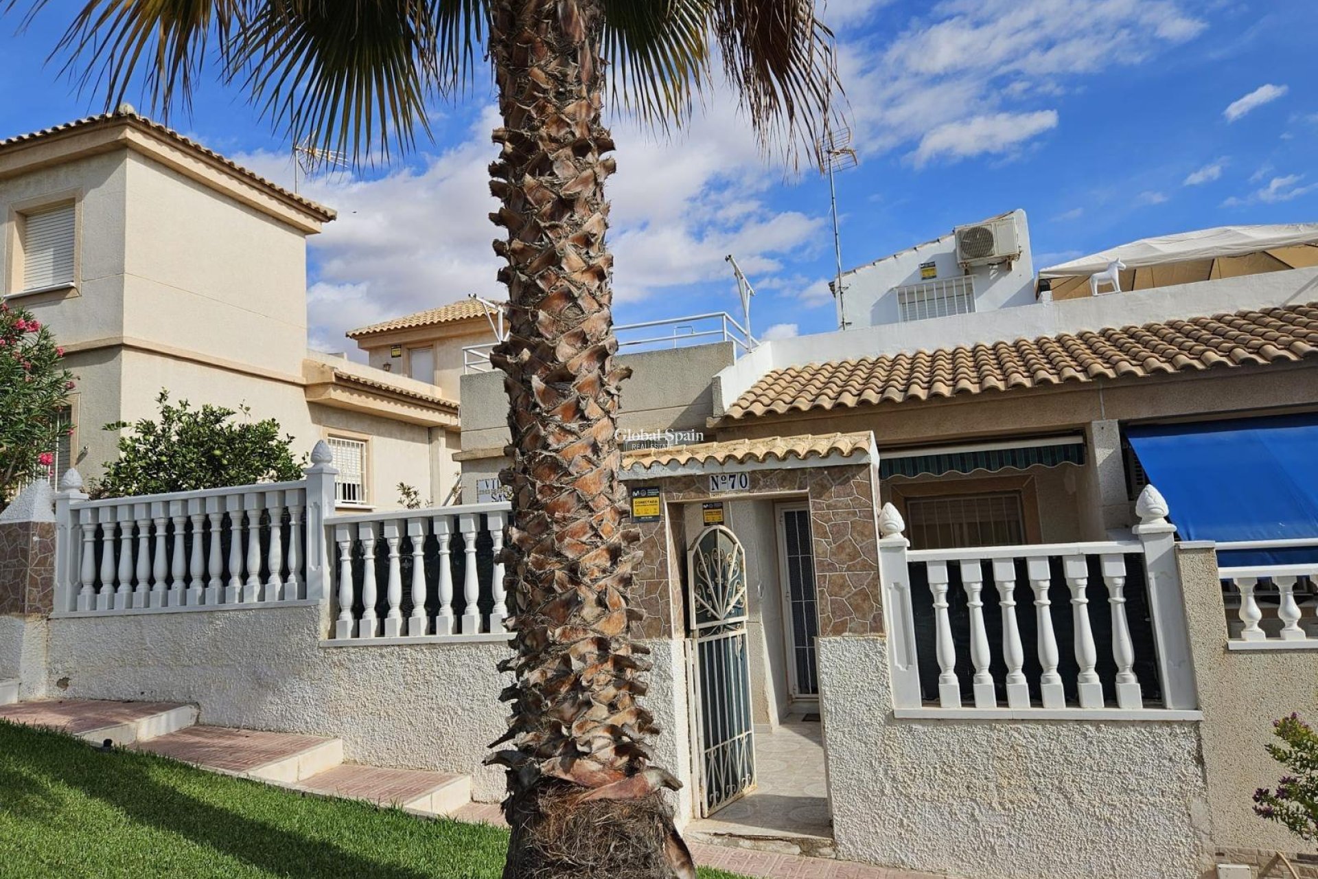 Wederverkoop - HUIS -
ORIHUELA COSTA - LOS BALCONES - LOS ALTOS