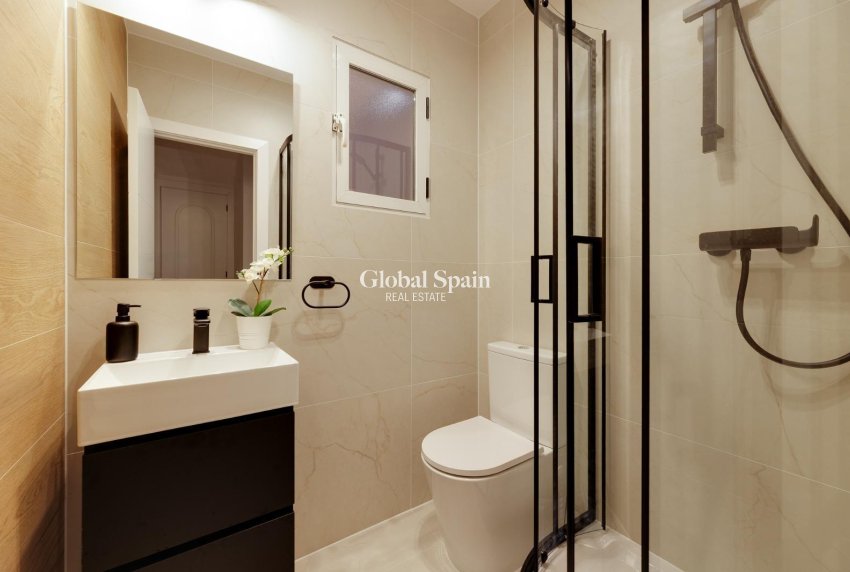 Wederverkoop - HUIS -
ORIHUELA COSTA - LOS BALCONES - LOS ALTOS