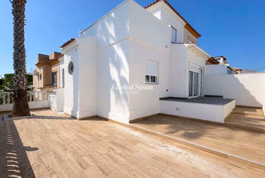 Wederverkoop - HUIS -
ORIHUELA COSTA - LOS BALCONES - LOS ALTOS