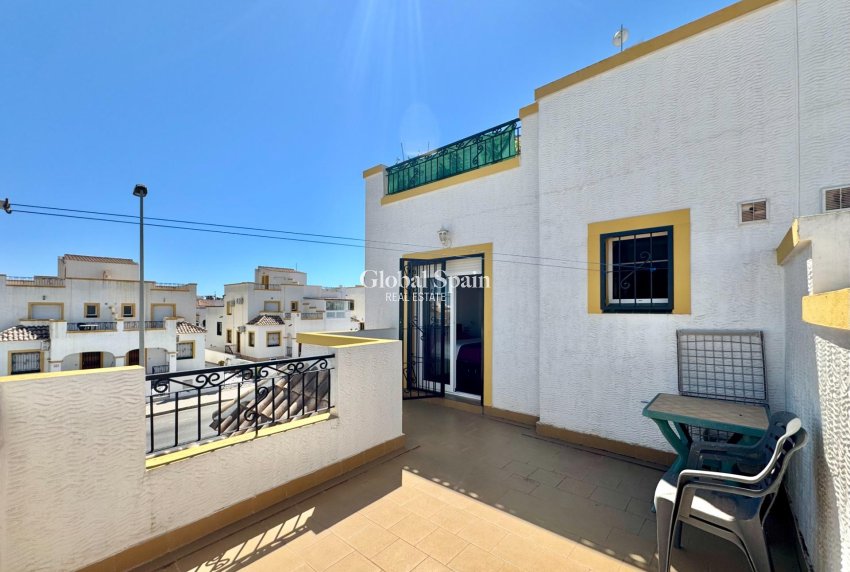 Wederverkoop - HUIS -
ORIHUELA COSTA - LOS BALCONES - LOS ALTOS