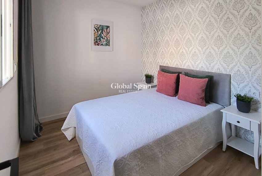 Wederverkoop - HUIS -
ORIHUELA COSTA - LOS BALCONES - LOS ALTOS