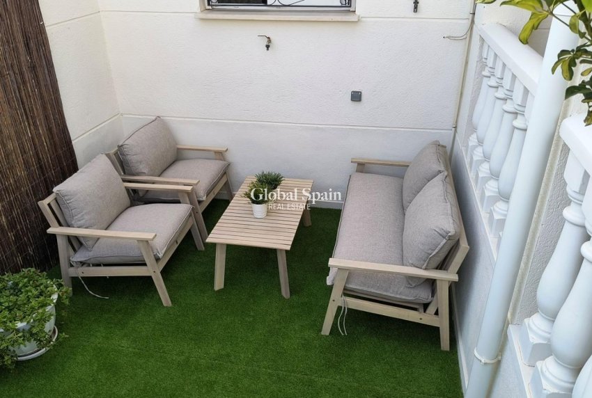 Wederverkoop - HUIS -
ORIHUELA COSTA - LOS BALCONES - LOS ALTOS