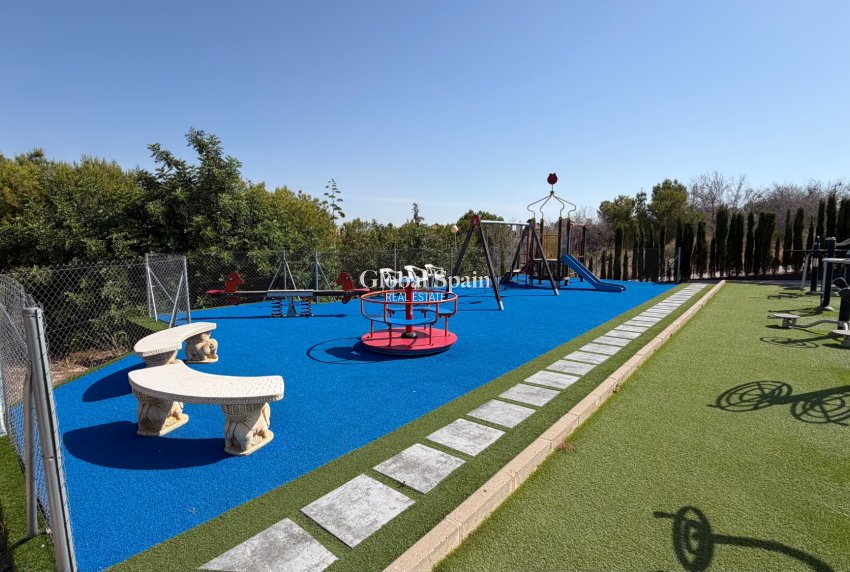 Wederverkoop - HUIS -
ORIHUELA COSTA - LOS BALCONES - LOS ALTOS
