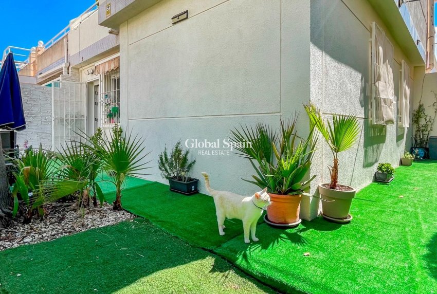 Wederverkoop - HUIS -
ORIHUELA COSTA - LOS BALCONES - LOS ALTOS