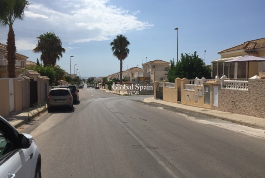 Wederverkoop - Huis -
ORIHUELA COSTA - LOS BALCONES - LOS ALTOS