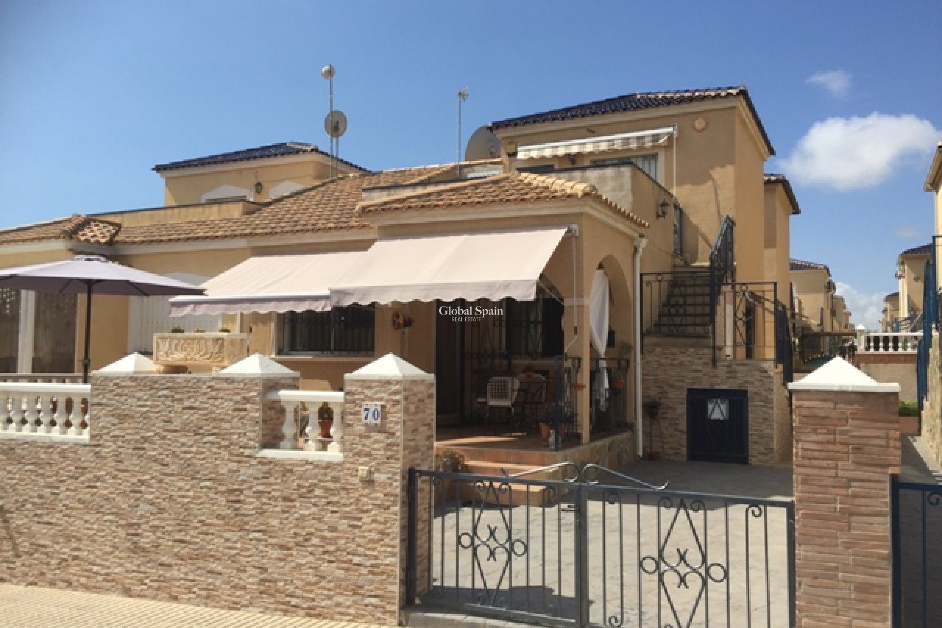 Wederverkoop - Huis -
ORIHUELA COSTA - LOS BALCONES - LOS ALTOS