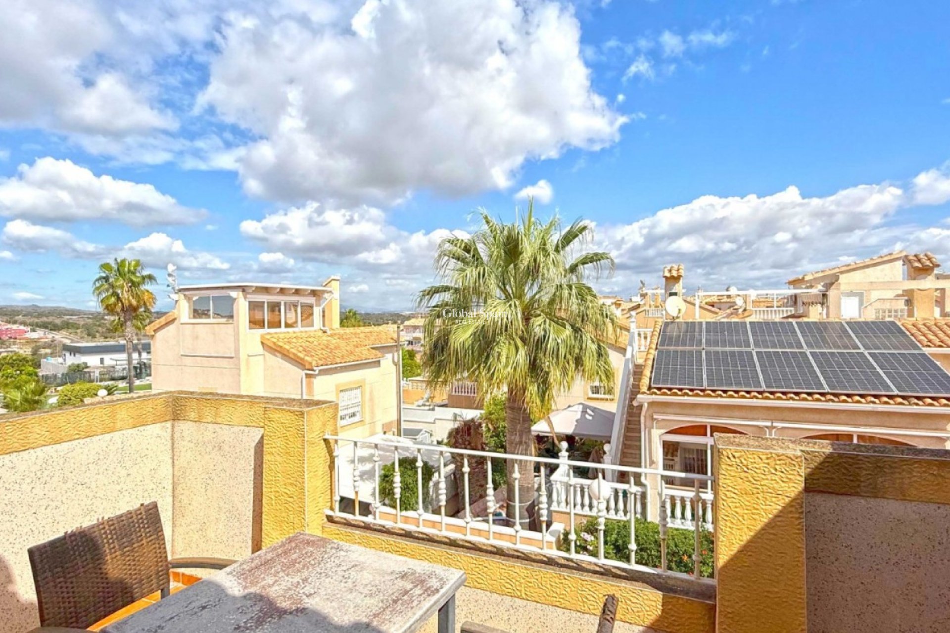 Wederverkoop - HUIS -
ORIHUELA COSTA - LOS BALCONES - LOS ALTOS