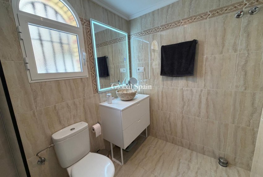 Wederverkoop - HUIS -
ORIHUELA COSTA - Los Dolses