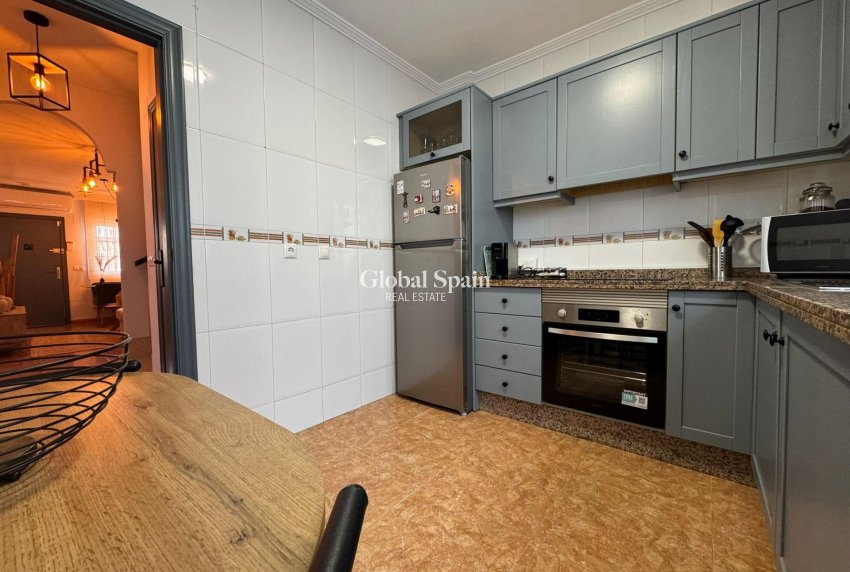 Wederverkoop - HUIS -
ORIHUELA COSTA - Los Dolses