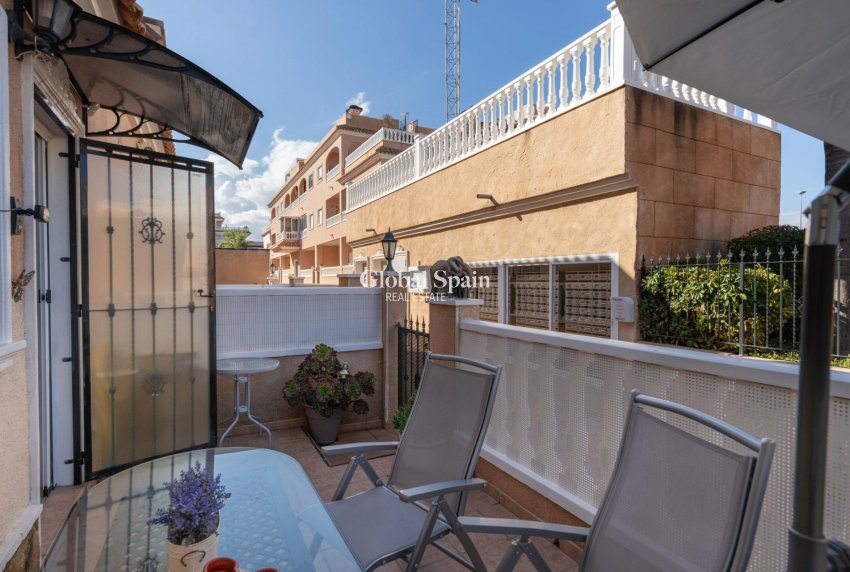 Wederverkoop - HUIS -
ORIHUELA COSTA - Los Dolses