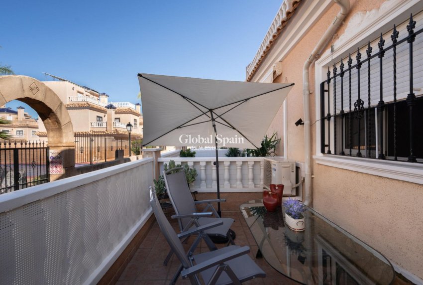 Wederverkoop - HUIS -
ORIHUELA COSTA - Los Dolses