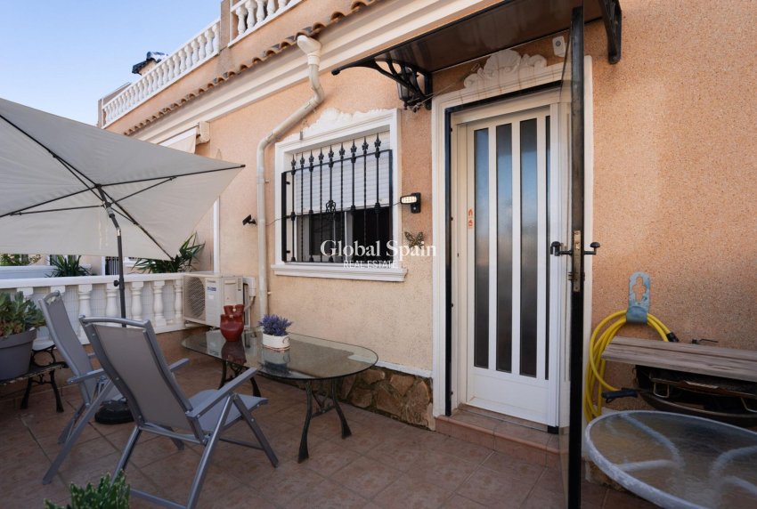 Wederverkoop - HUIS -
ORIHUELA COSTA - Los Dolses