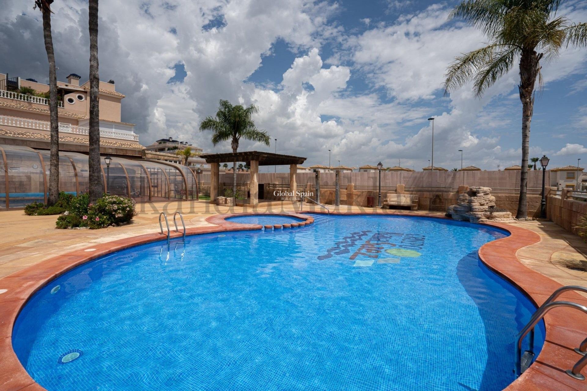 Wederverkoop - HUIS -
ORIHUELA COSTA - Los Dolses