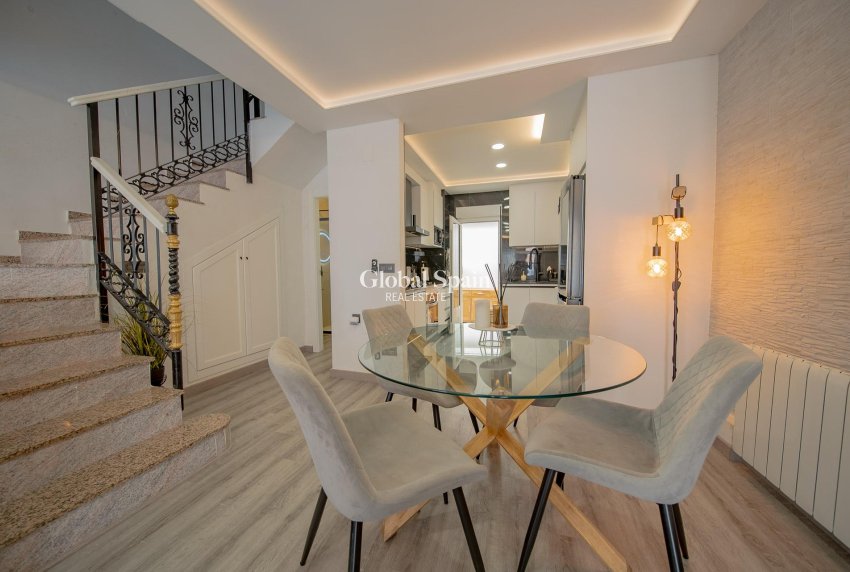 Wederverkoop - HUIS -
ORIHUELA COSTA - Pau 26