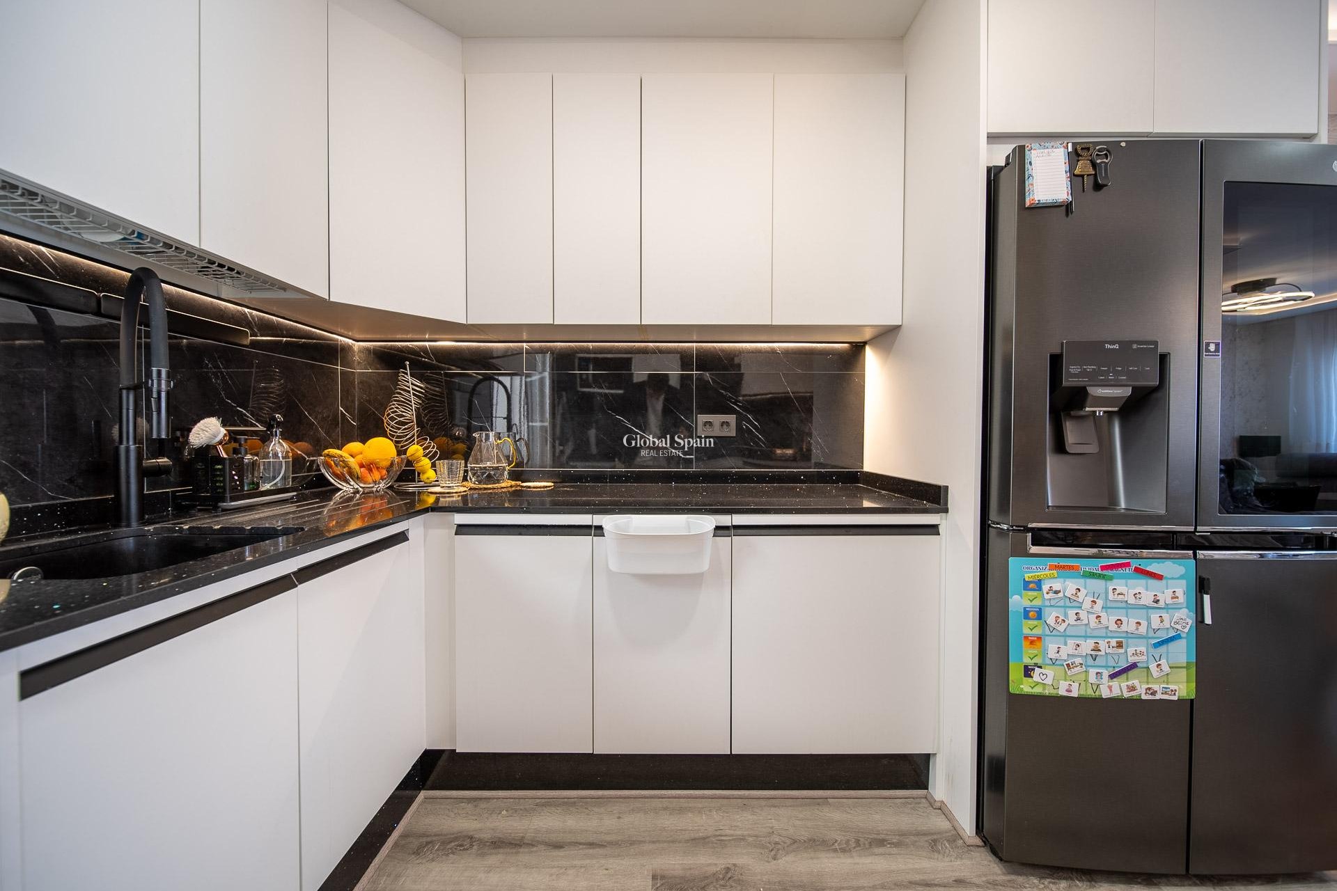 Wederverkoop - HUIS -
ORIHUELA COSTA - Pau 26