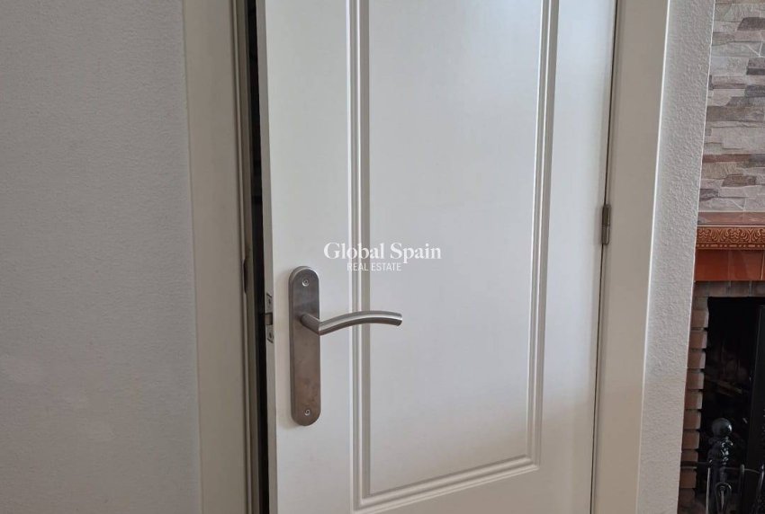 Wederverkoop - HUIS -
ORIHUELA COSTA - PAU 8