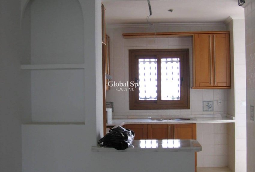 Wederverkoop - HUIS -
ORIHUELA COSTA - PAU 8