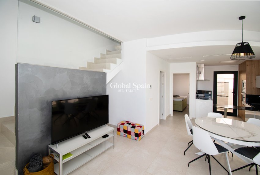 Wederverkoop - HUIS -
ORIHUELA COSTA - pau26
