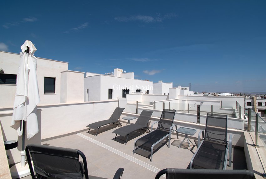 Wederverkoop - HUIS -
ORIHUELA COSTA - pau26