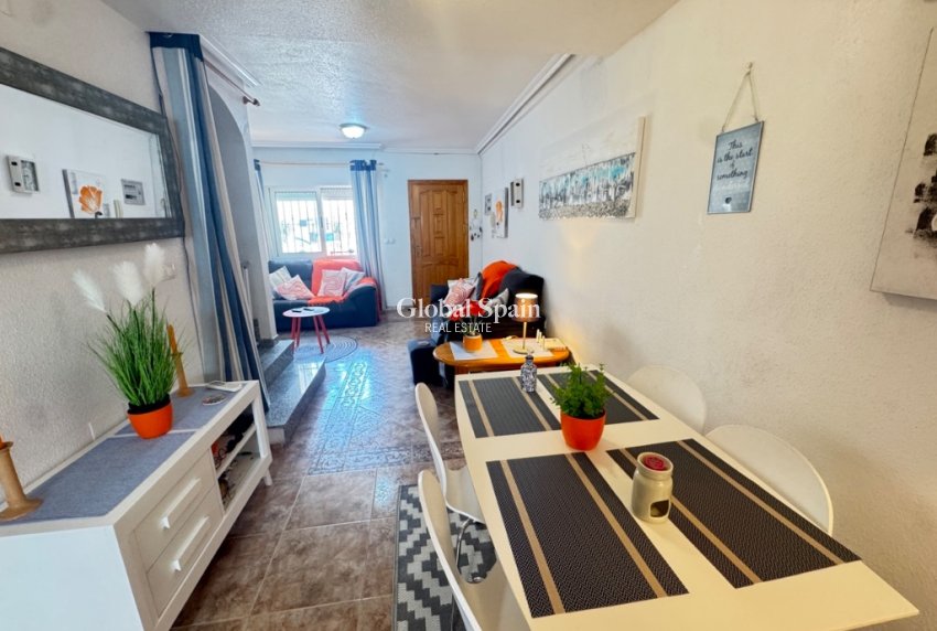 Wederverkoop - Huis -
ORIHUELA COSTA - Playa Flamenca