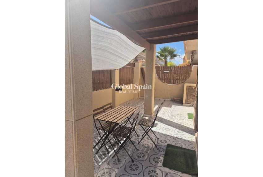 Wederverkoop - HUIS -
ORIHUELA COSTA - Playa Flamenca