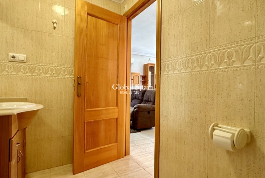 Wederverkoop - HUIS -
ORIHUELA COSTA - Playa Flamenca