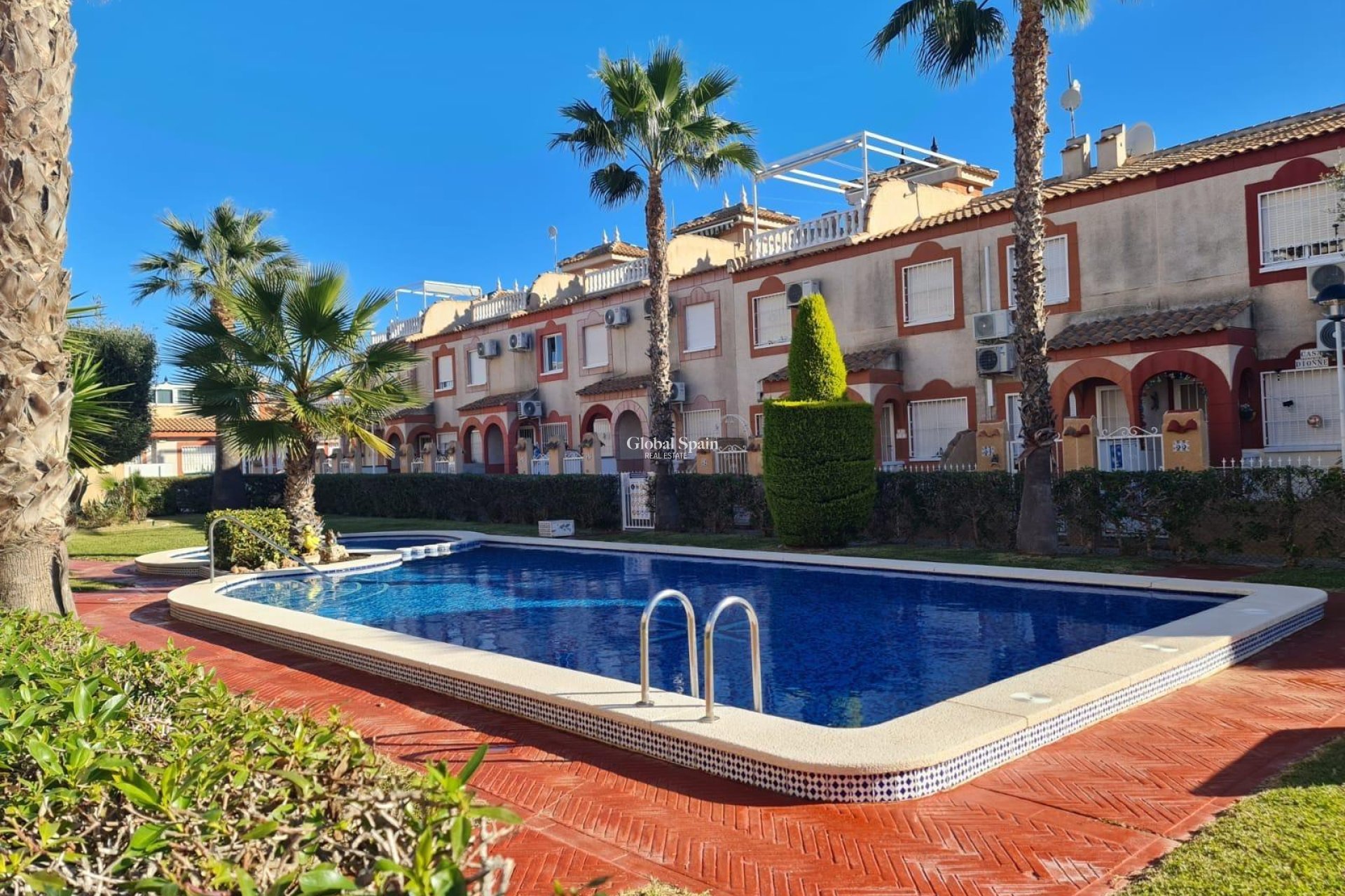 Wederverkoop - HUIS -
ORIHUELA COSTA - Playa Flamenca
