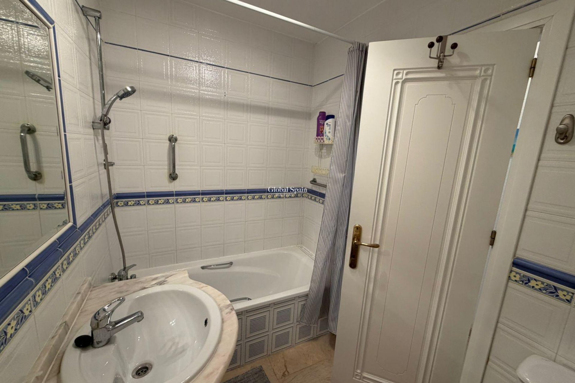 Wederverkoop - HUIS -
ORIHUELA COSTA - Playa Flamenca