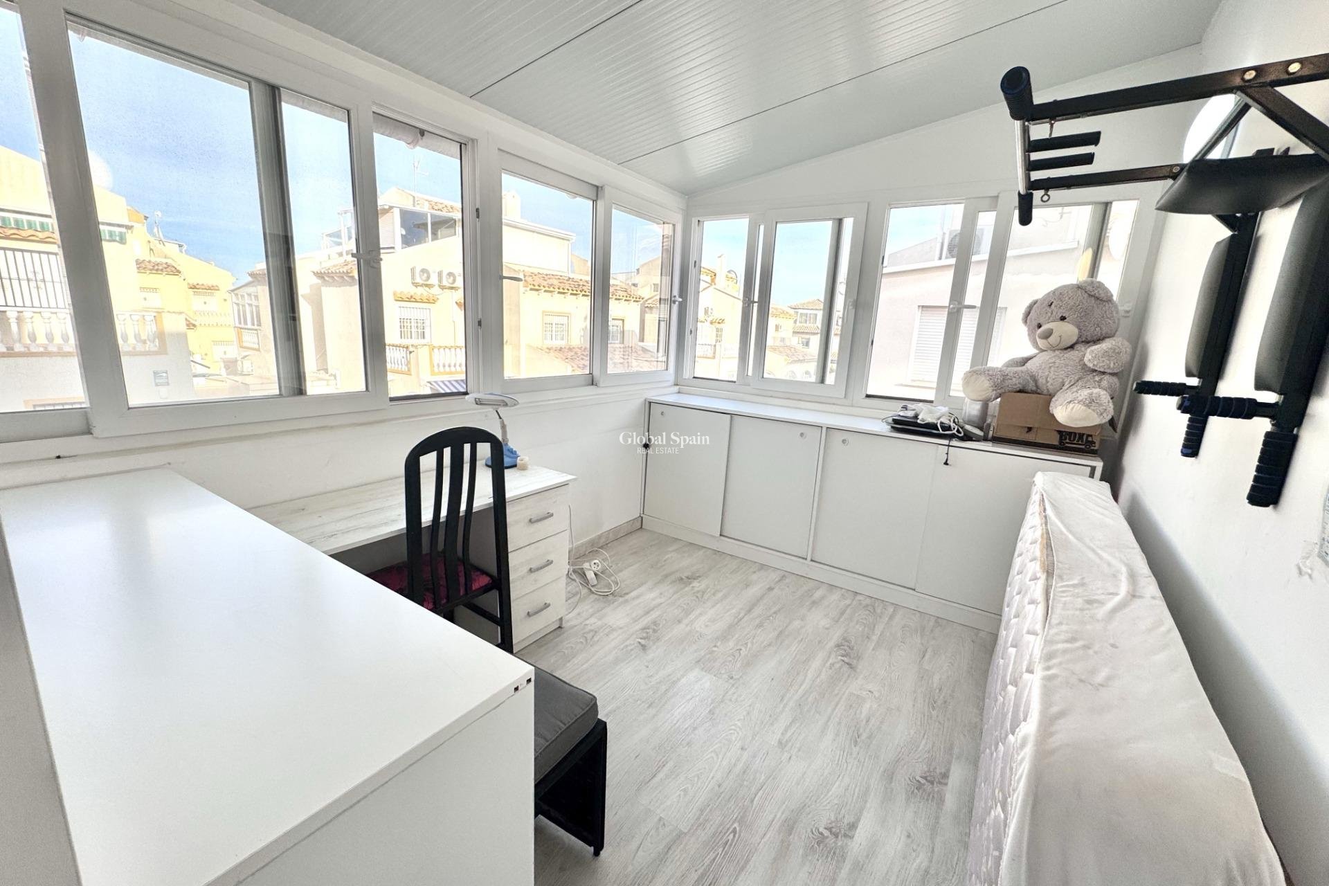 Wederverkoop - HUIS -
ORIHUELA COSTA - Playa Flamenca