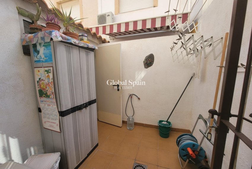 Wederverkoop - HUIS -
ORIHUELA COSTA - Playa Flamenca