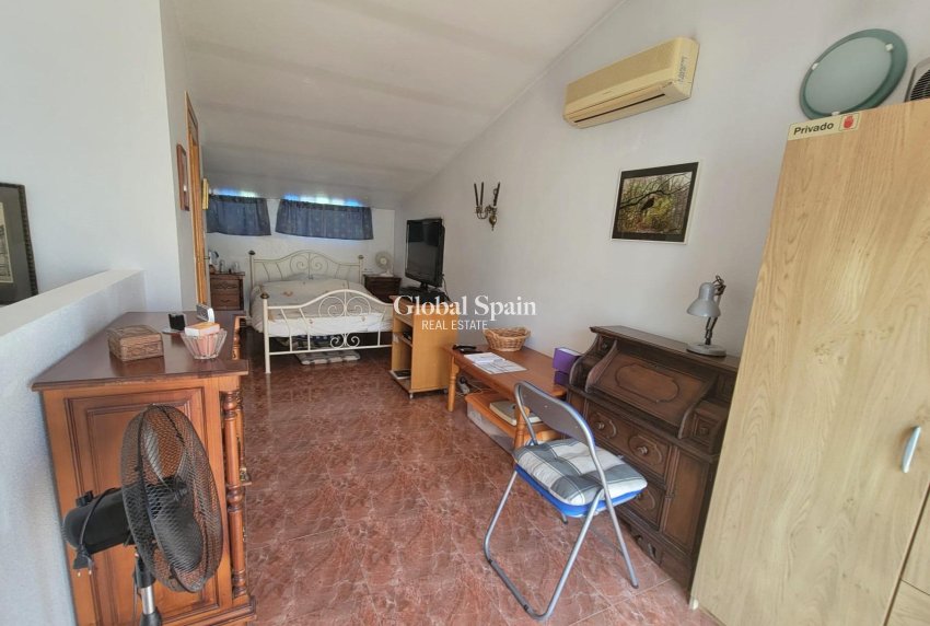 Wederverkoop - HUIS -
ORIHUELA COSTA - Playa Flamenca