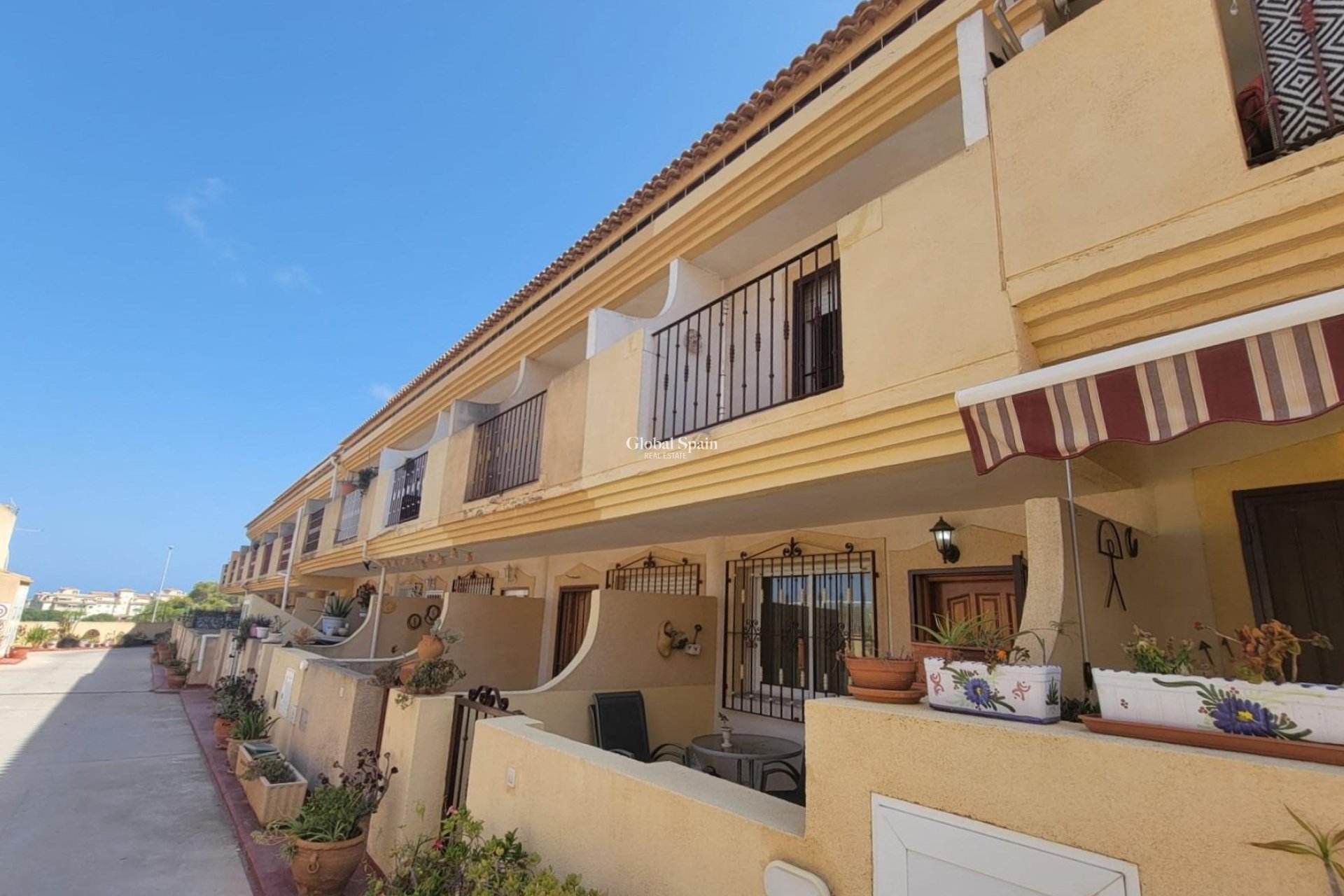 Wederverkoop - HUIS -
ORIHUELA COSTA - Playa Flamenca