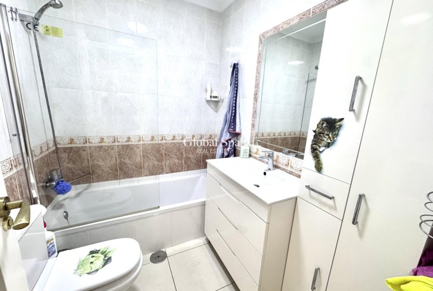 Wederverkoop - HUIS -
ORIHUELA COSTA - Playa Flamenca