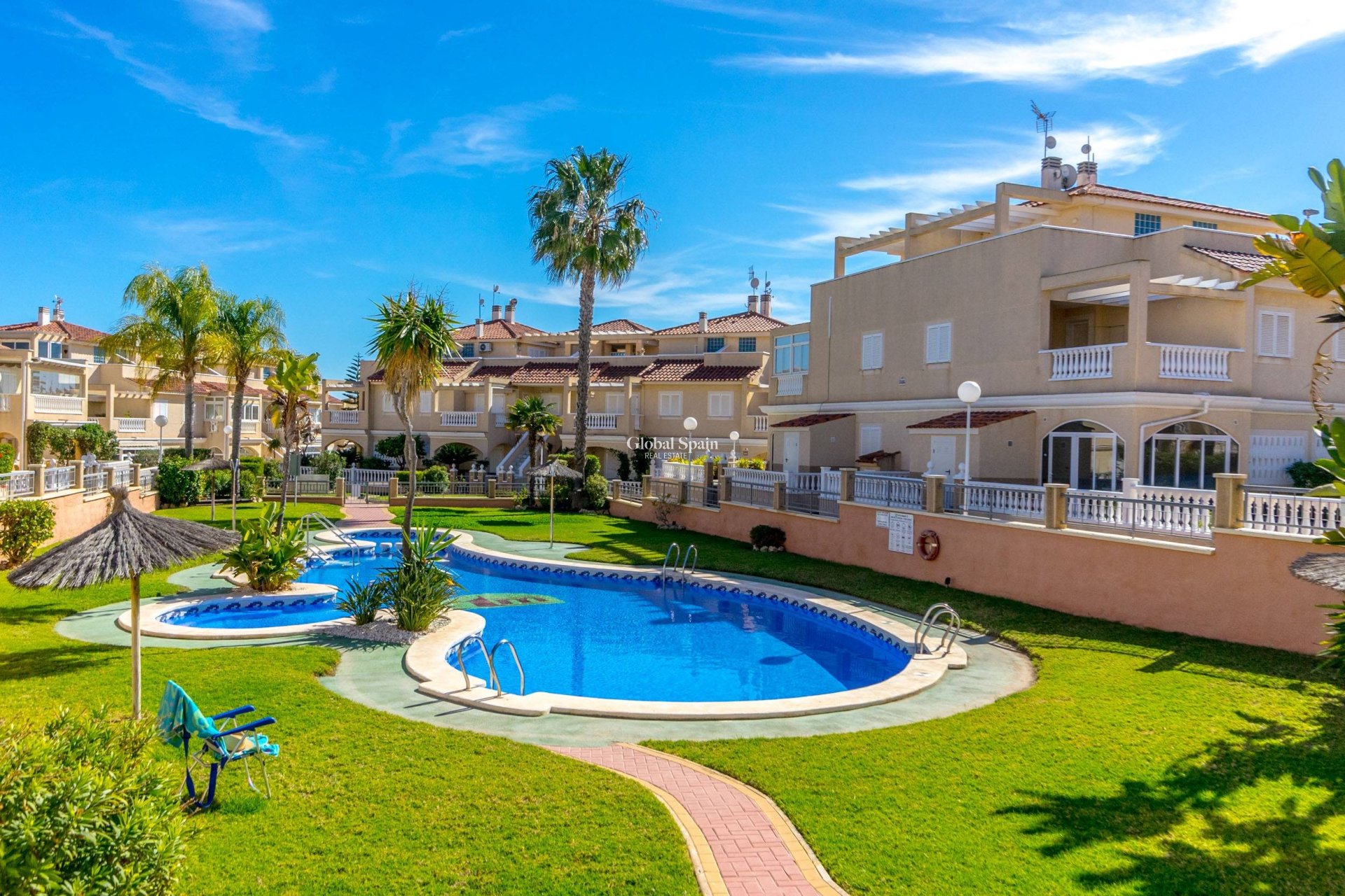 Wederverkoop - HUIS -
ORIHUELA COSTA - Playa Flamenca
