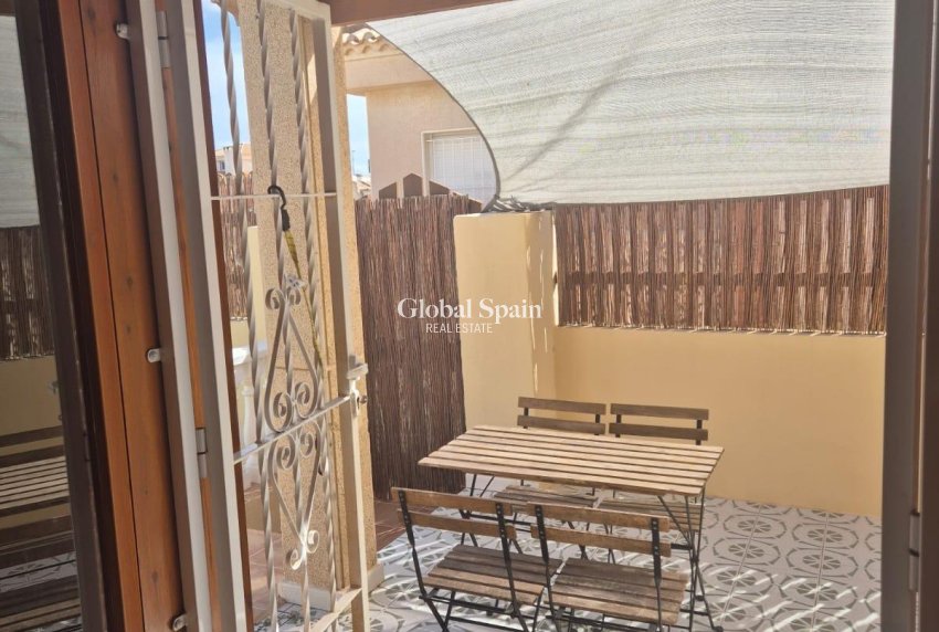 Wederverkoop - HUIS -
ORIHUELA COSTA - Playa Flamenca