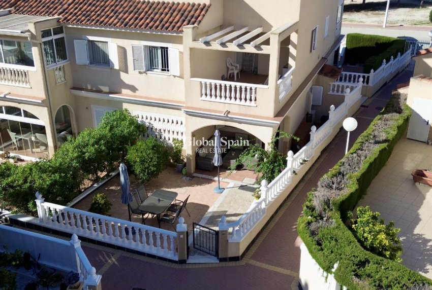 Wederverkoop - HUIS -
ORIHUELA COSTA - Playa Flamenca