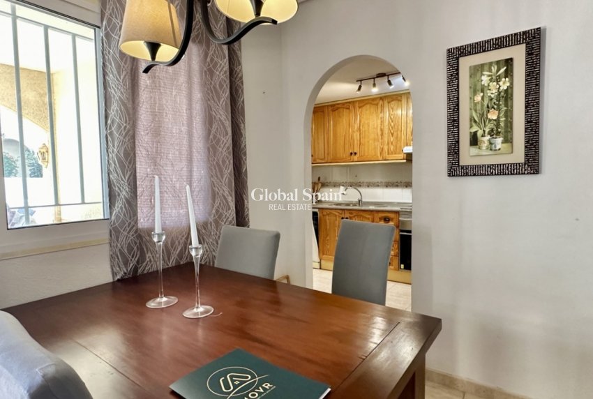 Wederverkoop - HUIS -
ORIHUELA COSTA - Playa Flamenca