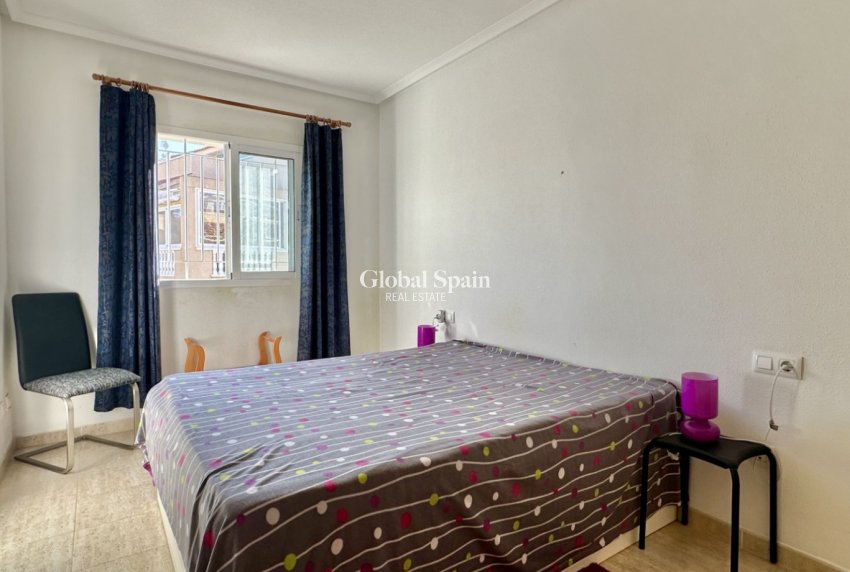 Wederverkoop - HUIS -
ORIHUELA COSTA - Playa Flamenca