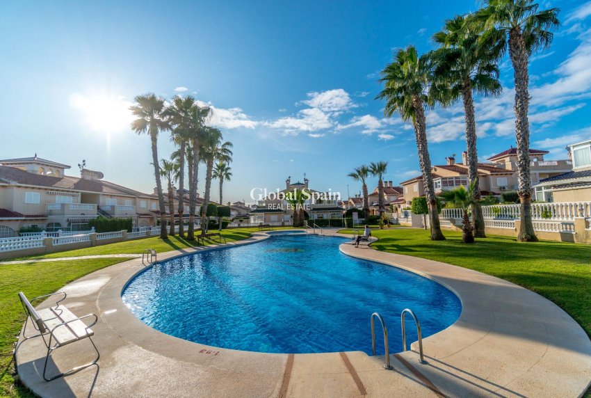 Wederverkoop - HUIS -
ORIHUELA COSTA - Playa Flamenca