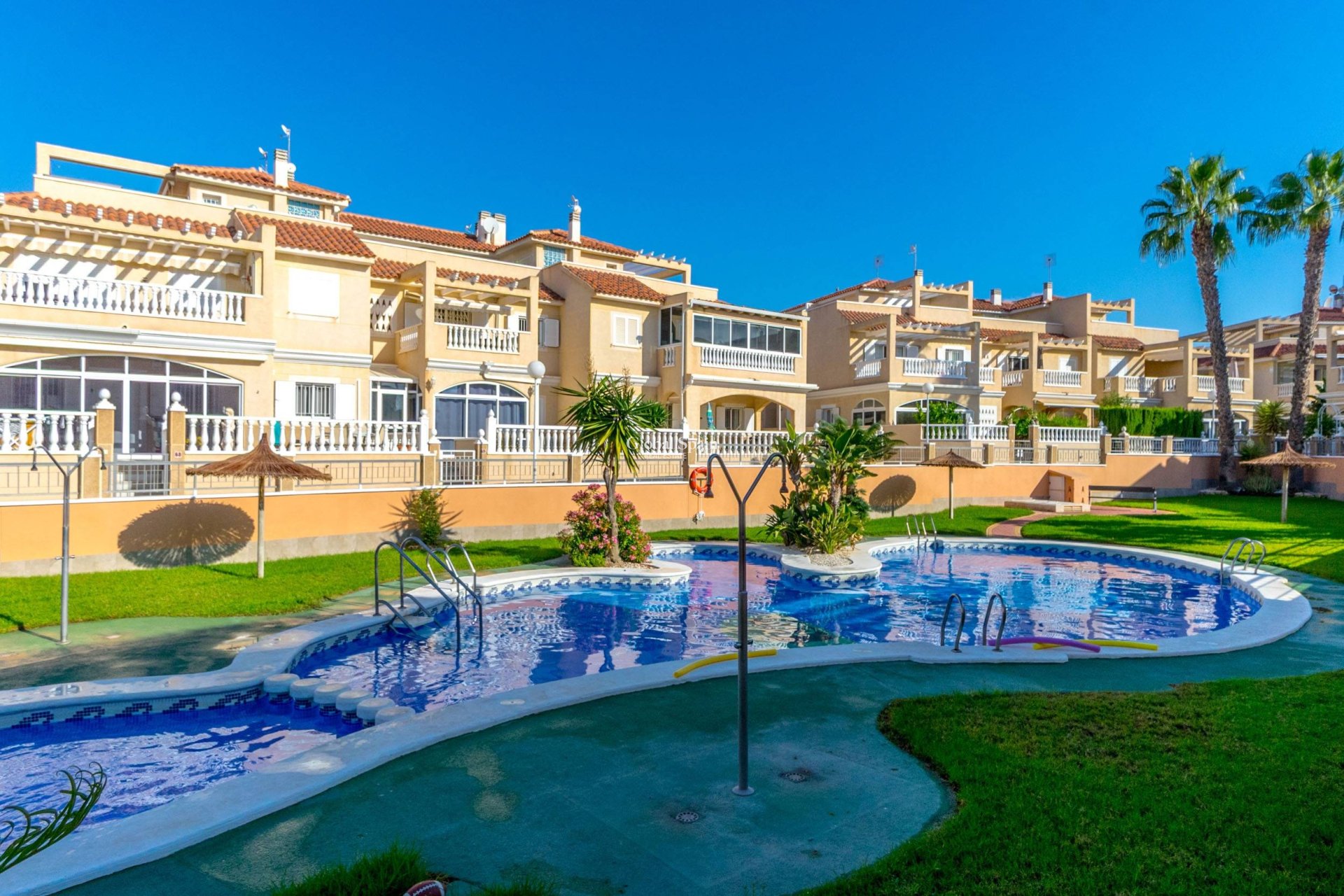 Wederverkoop - HUIS -
ORIHUELA COSTA - Playa Flamenca