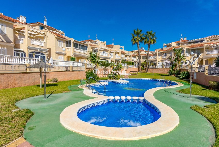 Wederverkoop - HUIS -
ORIHUELA COSTA - Playa Flamenca