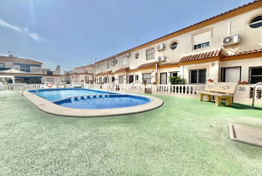 Wederverkoop - HUIS -
ORIHUELA COSTA - Playa Flamenca