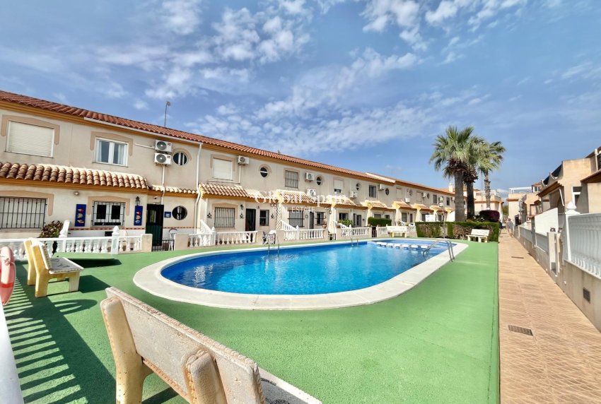Wederverkoop - HUIS -
ORIHUELA COSTA - Playa Flamenca