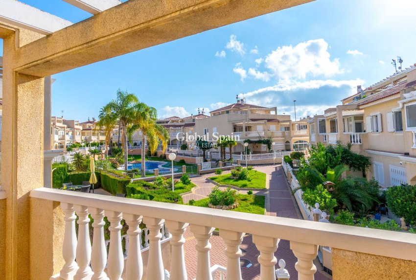 Wederverkoop - HUIS -
ORIHUELA COSTA - Playa Flamenca