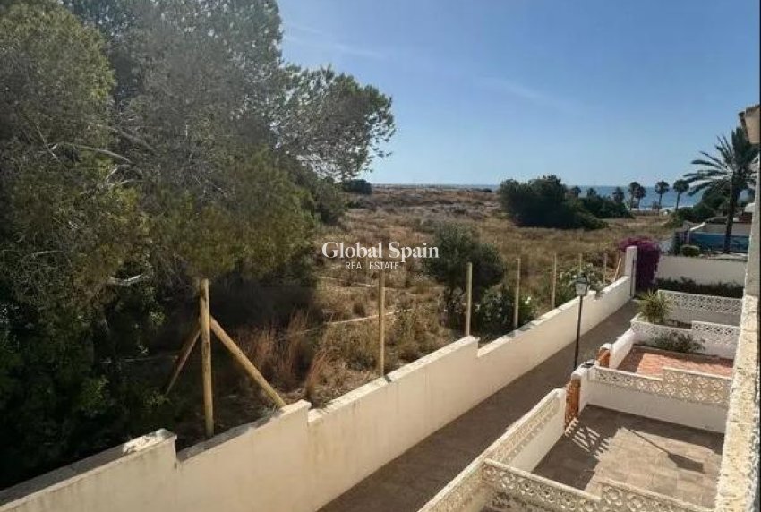 Wederverkoop - HUIS -
ORIHUELA COSTA - Playa Flamenca