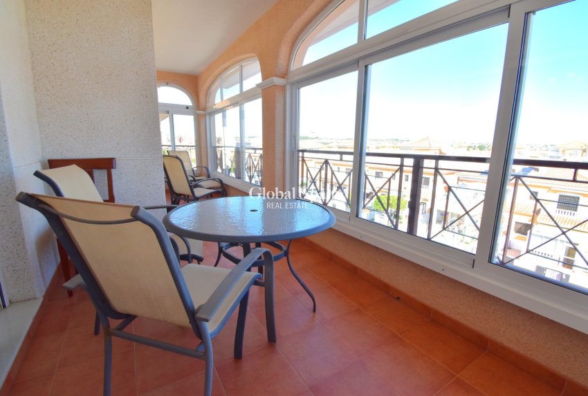 Wederverkoop - HUIS -
Orihuela Costa - Playa Flamenca